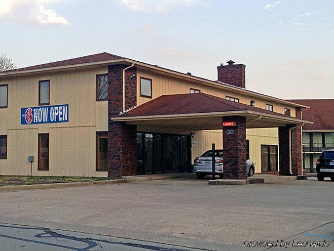 Oyo Hotel Branson Mo-165 Table Rock Exterior photo